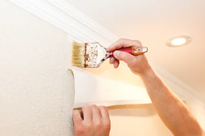 Pose de papier peint à Arc-et-Senans — revêtements muraux et toiles de verre